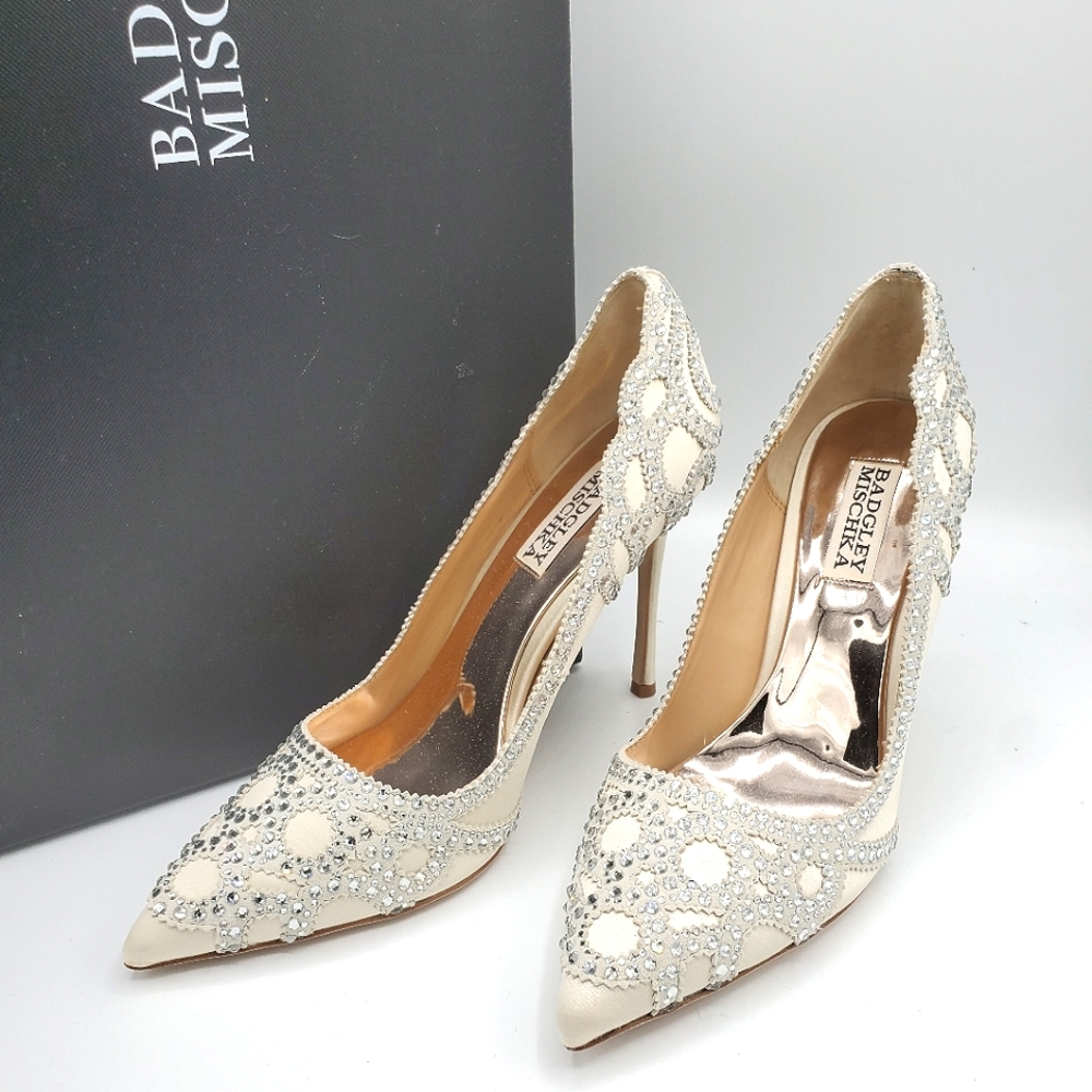 Badgley Mischka Rouge pumps, Ivory, NIB
